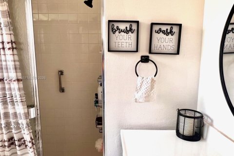 Condo in Lauderdale Lakes, Florida, 2 bedrooms  № 2042115 - photo 20