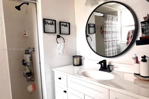 Condo in Lauderdale Lakes, Florida, 2 bedrooms  № 2042115 - photo 18