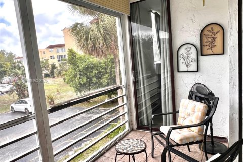 Condo in Lauderdale Lakes, Florida, 2 bedrooms  № 2042115 - photo 11