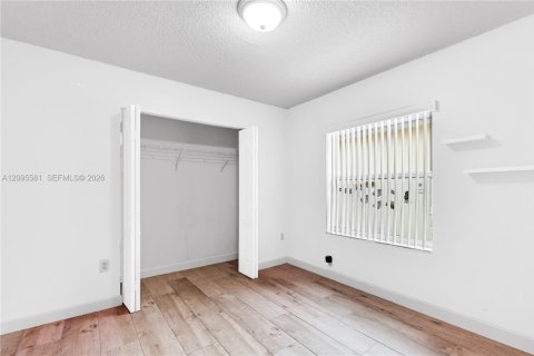 Villa ou maison à louer à Doral, Floride: 3 chambres, 141.3 m2 № 2385060 - photo 12