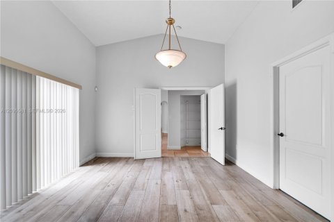 Villa ou maison à louer à Doral, Floride: 3 chambres, 141.3 m2 № 2385060 - photo 8