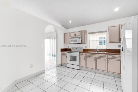 Villa ou maison à louer à Doral, Floride: 3 chambres, 141.3 m2 № 2385060 - photo 6