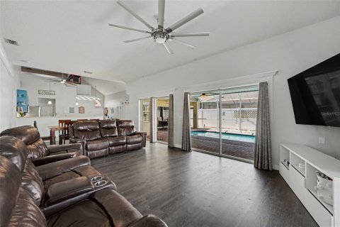 House in Merrit Island, Florida 5 bedrooms, 307.41 sq.m. № 2114119 - photo 14