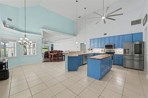 House in Merrit Island, Florida 5 bedrooms, 307.41 sq.m. № 2114119 - photo 7