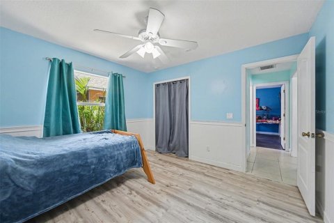 House in Merrit Island, Florida 5 bedrooms, 307.41 sq.m. № 2114119 - photo 19