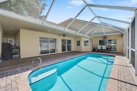 House in Merrit Island, Florida 5 bedrooms, 307.41 sq.m. № 2114119 - photo 4
