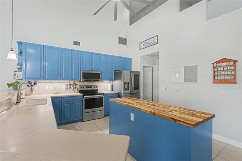 House in Merrit Island, Florida 5 bedrooms, 307.41 sq.m. № 2114119 - photo 10