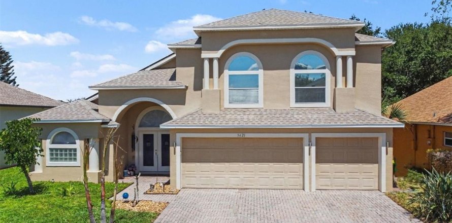House in Merrit Island, Florida 5 bedrooms, 307.41 sq.m. № 2114119