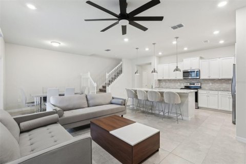 Adosado en venta en Davenport, Florida, 5 dormitorios, 212.1 m2 № 2222522 - foto 4