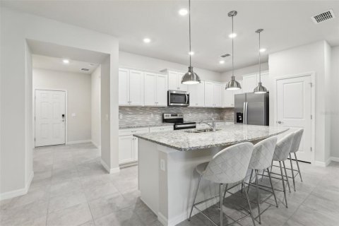Adosado en venta en Davenport, Florida, 5 dormitorios, 212.1 m2 № 2222522 - foto 9