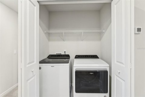 Adosado en venta en Davenport, Florida, 5 dormitorios, 212.1 m2 № 2222522 - foto 17