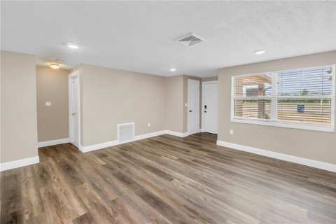 Villa ou maison à vendre à Saint Petersburg, Floride: 4 chambres, 118.73 m2 № 1732698 - photo 6