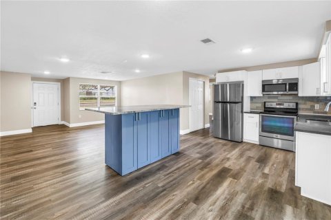 Villa ou maison à vendre à Saint Petersburg, Floride: 4 chambres, 118.73 m2 № 1732698 - photo 10