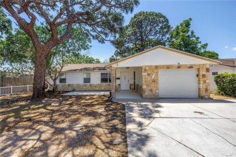 Villa ou maison à vendre à Saint Petersburg, Floride: 4 chambres, 118.73 m2 № 1732698 - photo 1