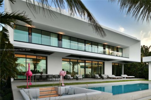 Villa ou maison à vendre à Miami Beach, Floride: 6 chambres, 731.05 m2 № 1970067 - photo 15