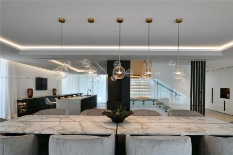 Villa ou maison à vendre à Miami Beach, Floride: 6 chambres, 731.05 m2 № 1970067 - photo 20