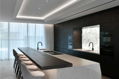 Villa ou maison à vendre à Miami Beach, Floride: 6 chambres, 731.05 m2 № 1970067 - photo 17