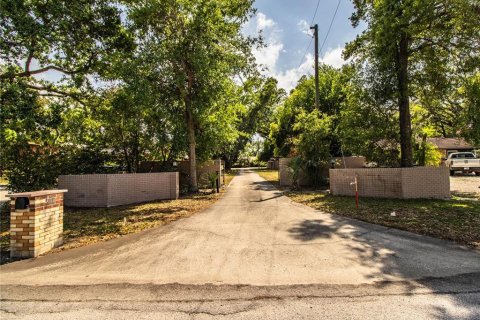 Casa en venta en Brandon, Florida, 5 dormitorios, 393.16 m2 № 1766240 - foto 3