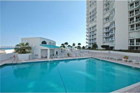 Купить кондоминиум в Санни-Айлс-Бич, Флорида 2 спальни, 163.51м2, № 1920680 - фото 20