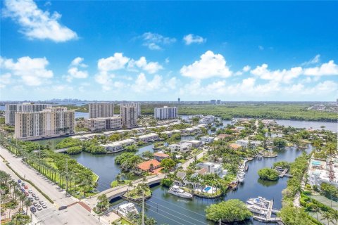 Купить кондоминиум в Санни-Айлс-Бич, Флорида 2 спальни, 163.51м2, № 1920680 - фото 15