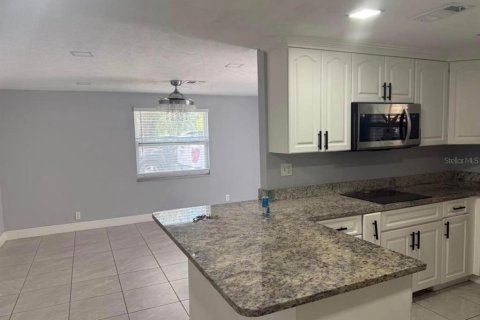 Casa en venta en Tampa, Florida, 3 dormitorios, 119.38 m2 № 2408464 - foto 15