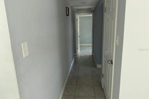 Casa en venta en Tampa, Florida, 3 dormitorios, 119.38 m2 № 2408464 - foto 29