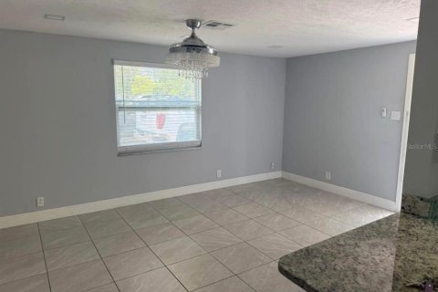 Casa en venta en Tampa, Florida, 3 dormitorios, 119.38 m2 № 2408464 - foto 13