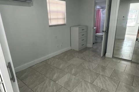 Casa en venta en Tampa, Florida, 3 dormitorios, 119.38 m2 № 2408464 - foto 23