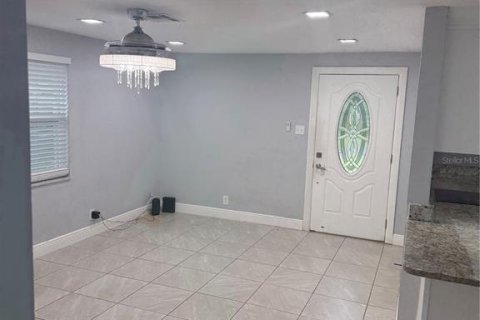 Casa en venta en Tampa, Florida, 3 dormitorios, 119.38 m2 № 2408464 - foto 8