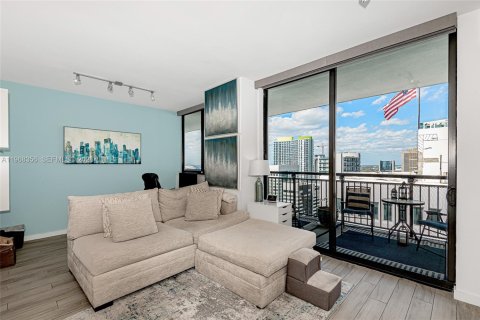 Condo in Miami, Florida, 1 bedroom  № 2031787 - photo 2