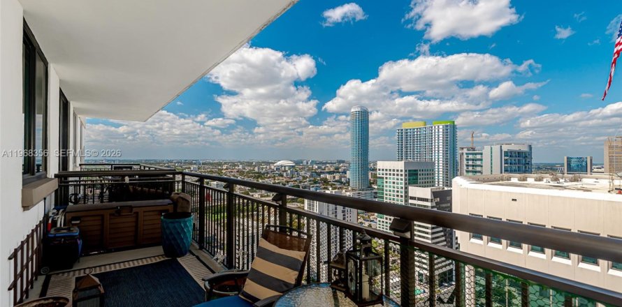 Condo in Miami, Florida, 1 bedroom  № 2031787
