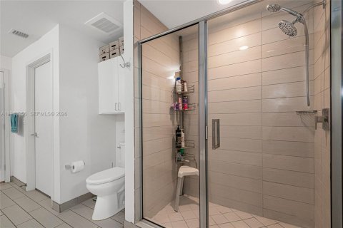 Condo in Miami, Florida, 1 bedroom  № 2031787 - photo 23