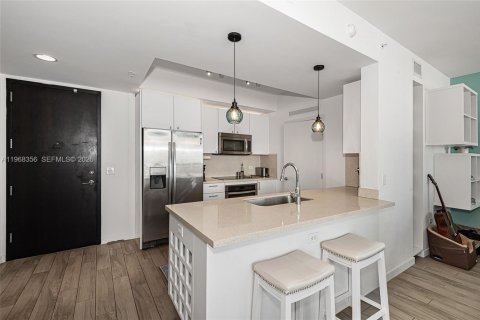 Condo in Miami, Florida, 1 bedroom  № 2031787 - photo 12