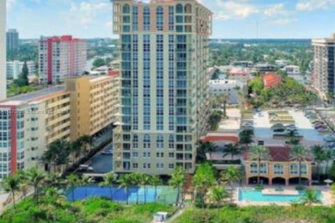 Condo in Hallandale Beach, Florida, 2 bedrooms  № 2035366 - photo 3