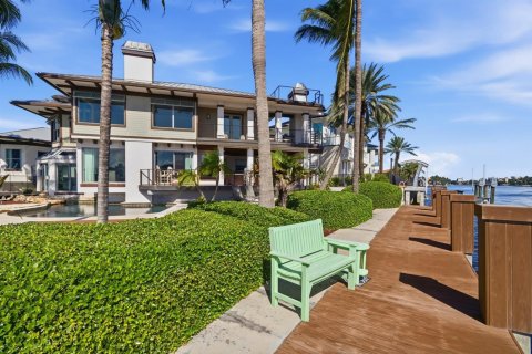 Villa ou maison à vendre à Deerfield Beach, Floride: 3 chambres, 492.94 m2 № 2435496 - photo 21