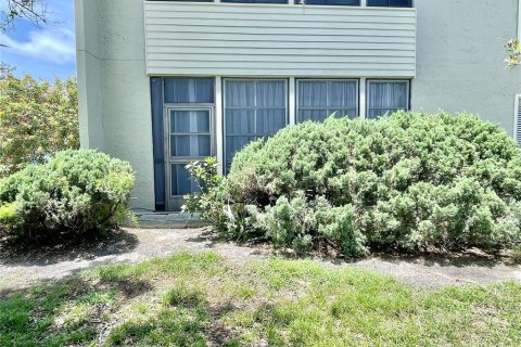 Condominio en venta en Tarpon Springs, Florida, 2 dormitorios, 91.04 m2 № 1827270 - foto 2