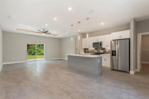 Casa en alquiler en North Port, Florida, 4 dormitorios, 159.51 m2 № 1679659 - foto 12