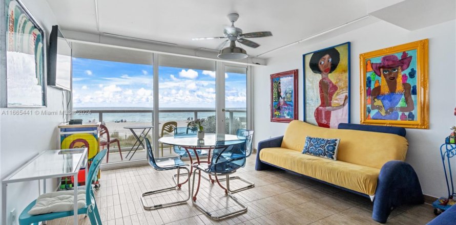 Condominio en Miami Beach, Florida, 2 dormitorios № 1706450