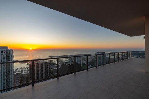 Condo in Saint Petersburg, Florida, 3 bedrooms  № 2097763 - photo 20