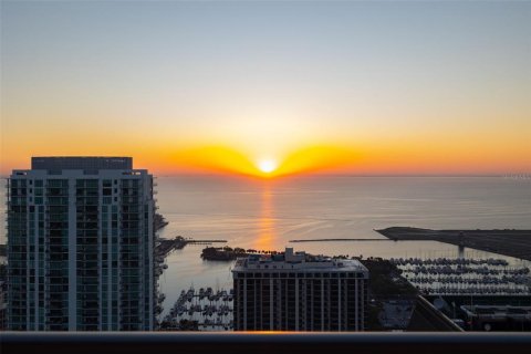 Condo in Saint Petersburg, Florida, 3 bedrooms  № 2097763 - photo 21