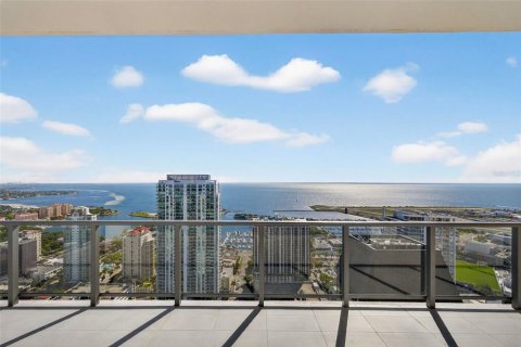 Condo in Saint Petersburg, Florida, 3 bedrooms  № 2097763 - photo 15