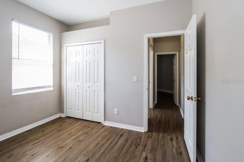 House in Brandon, Florida 3 bedrooms, 162.11 sq.m. № 2403427 - photo 13