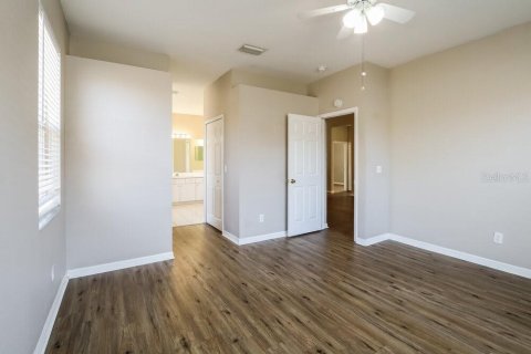 House in Brandon, Florida 3 bedrooms, 162.11 sq.m. № 2403427 - photo 9