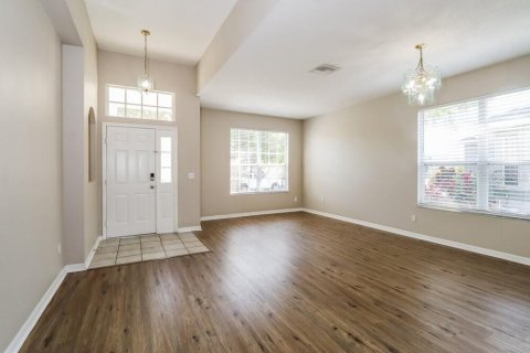 House in Brandon, Florida 3 bedrooms, 162.11 sq.m. № 2403427 - photo 6