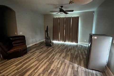 Casa en venta en Orlando, Florida, 4 dormitorios, 171.68 m2 № 2381225 - foto 4