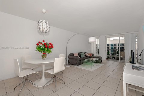 Купить кондоминиум в Майами, Флорида 1 спальня, 79.9м2, № 2048473 - фото 15