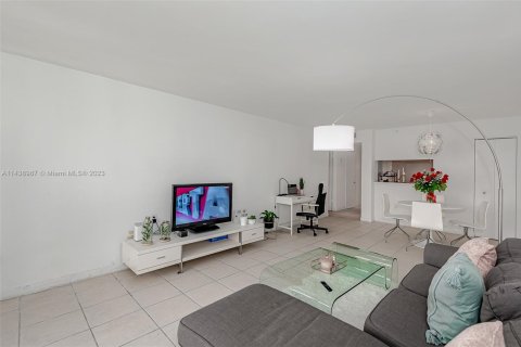 Купить кондоминиум в Майами, Флорида 1 спальня, 79.9м2, № 2048473 - фото 12