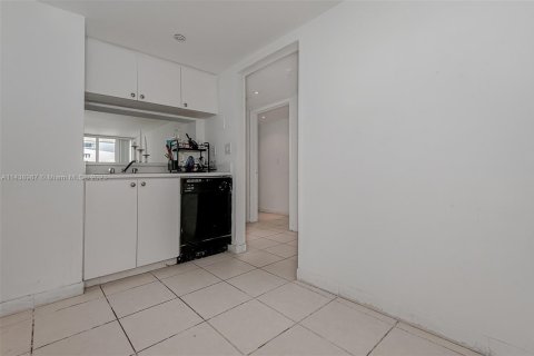 Купить кондоминиум в Майами, Флорида 1 спальня, 79.9м2, № 2048473 - фото 22