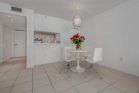 Купить кондоминиум в Майами, Флорида 1 спальня, 79.9м2, № 2048473 - фото 14