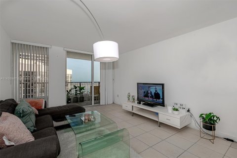 Купить кондоминиум в Майами, Флорида 1 спальня, 79.9м2, № 2048473 - фото 6